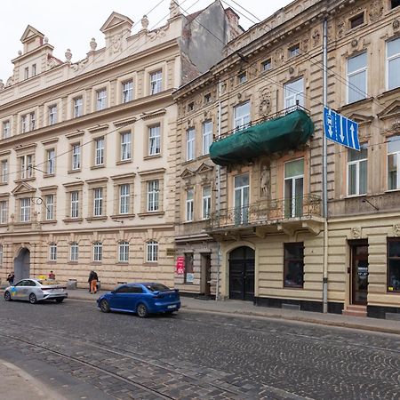 Royal Apartment On Franka 28 リヴィウ エクステリア 写真